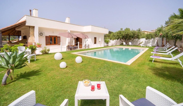 Stunning home in Cinisi with WiFi