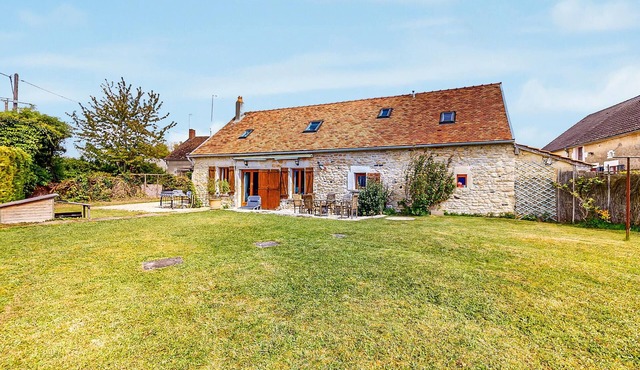 Stunning home in Lainsecq with WiFi