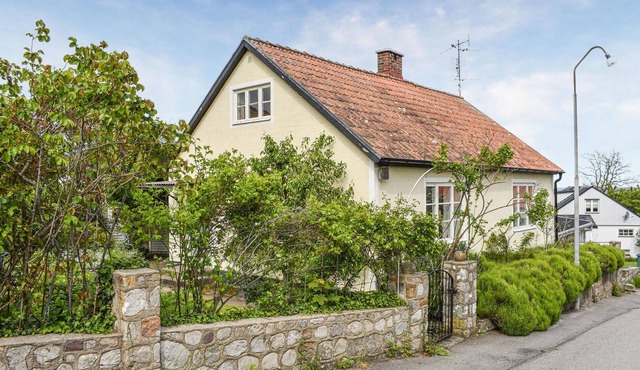 Stunning home in Simrishamn with WiFi