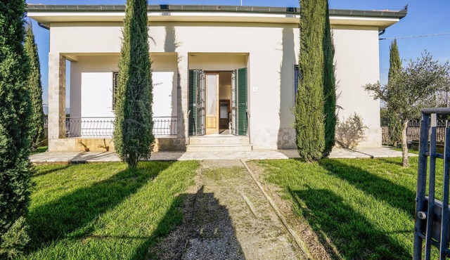 Stunning home in Ponte Buggianese
