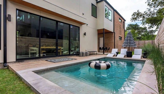Stunning Home | Pool | Fireplace | Downtown Views