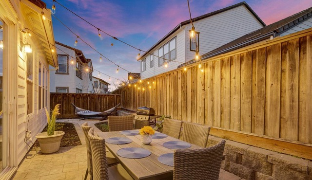 Stunning Home | Pool Table & BBQ Grill | 5 Mins to Ferry to SF