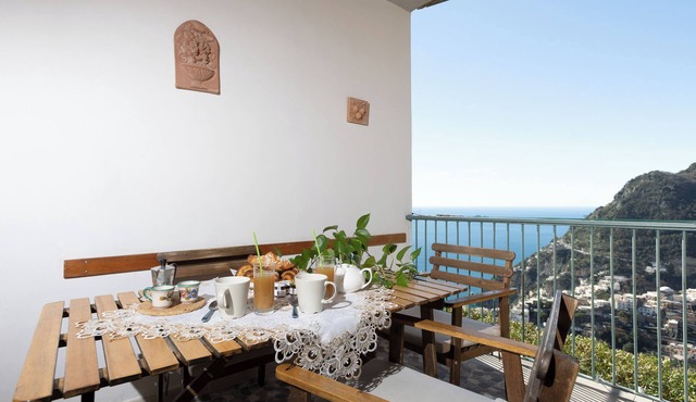 Stunning home with private parking included and views of Positano