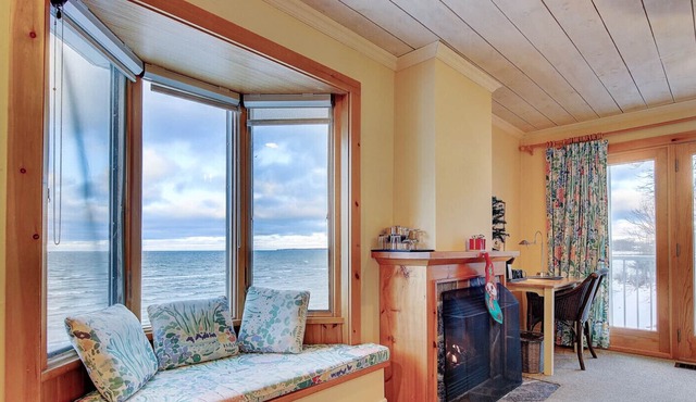 Stunning Lake View guest rooms at Jackson Point (Boathouse)
