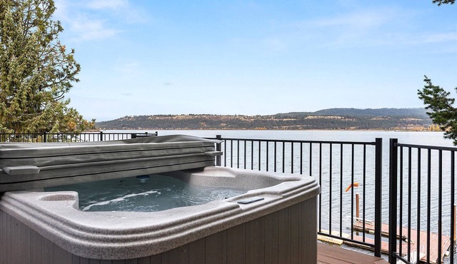 Stunning Lakefront Stay! Hot Tub, Private Dock, Pet-Friendly, BBQ, Large Patio, Scenic Lake Views