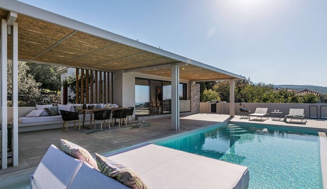 Stunning Lefkada Villa | 2 Bedrooms | Villa Souyadora | Infinty Pool
