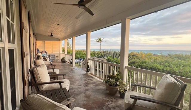 Stunning Luxury Villa Directly On French Leave Beach