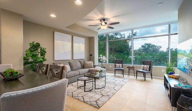 Stunning & Luxurious 2Bed/2Bath w/open floor plan!