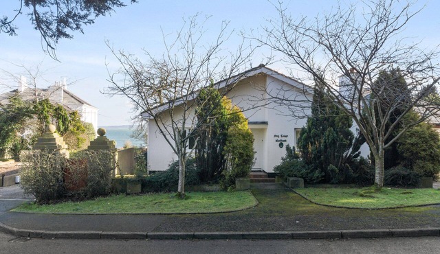 Stunning Luxury 5 Star SELF-CATERING Gate Lodge
