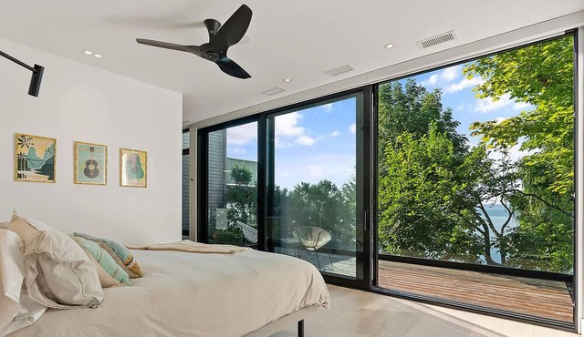 Stunning Modern Waterfront home, 10 minutes from Downtown Toronto.
