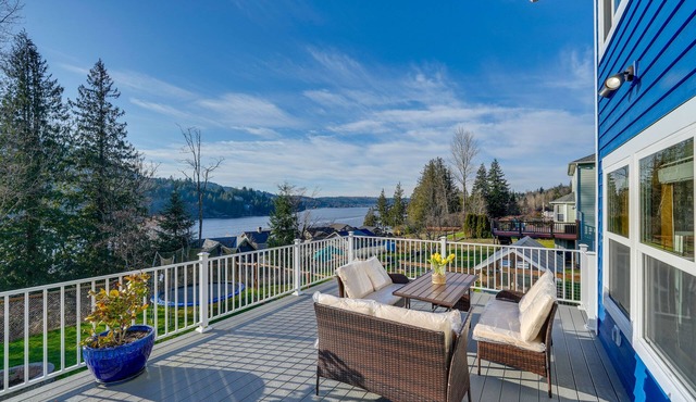 Stunning Mount Vernon Home w/Big Lake Views!