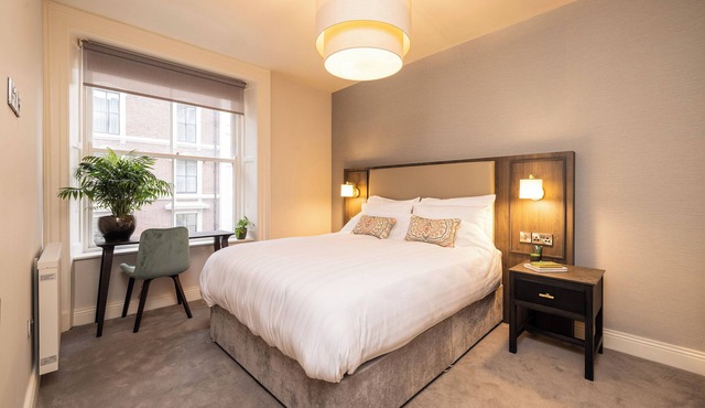 Stunning Newly Refurbed 2-Bed City Apartment Amazing Location