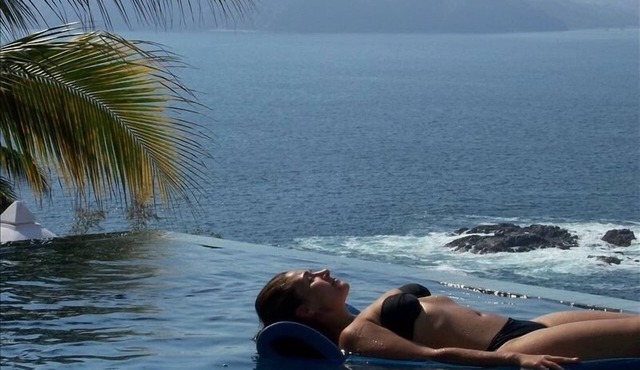 Stunning Ocean front villa, gated LaPunta, fully staffed, sunsets every night!