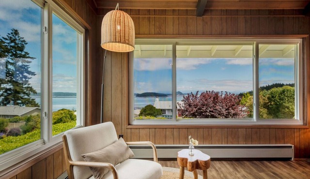 Stunning Ocean & Mountain Views | 2BR/2BA with BBQ