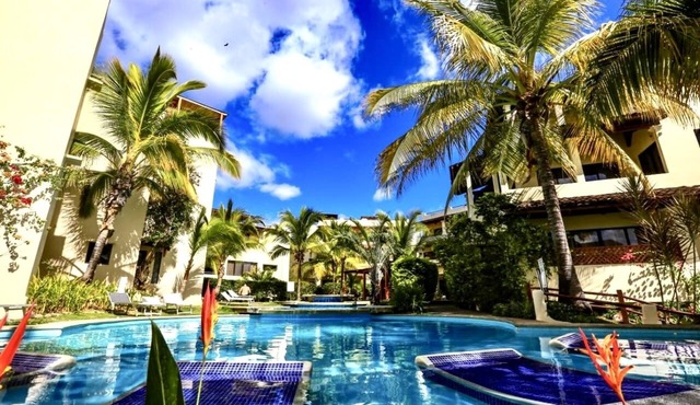 Stunning ocean view villa. Walk to the beach .