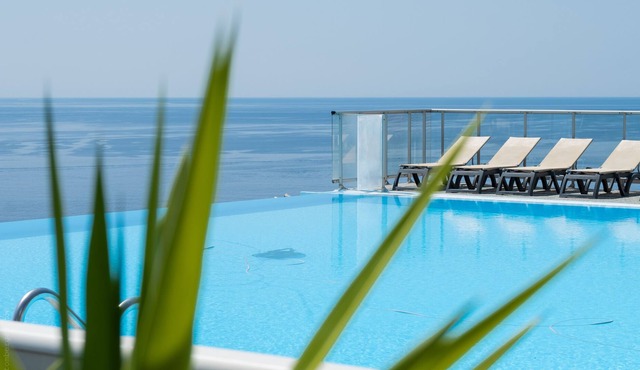 Stunning -Ocèane-pool,sea view,close to Monaco!