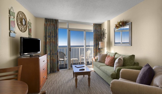 Stunning Oceanfront 1 Bedroom King + Official On-Site Rental Privileges