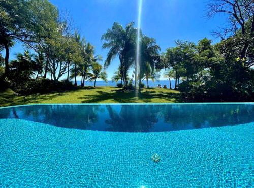 Stunning Oceanfront 4-Bdrm Villa w/Infinity Pool