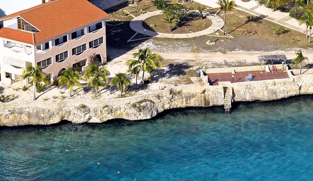 Stunning Oceanfront Location 16 Feet From The Caribbean Sea!