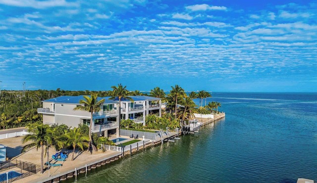 🌊 Stunning Oceanfront Retreat w/Pool & Dock 🏖️