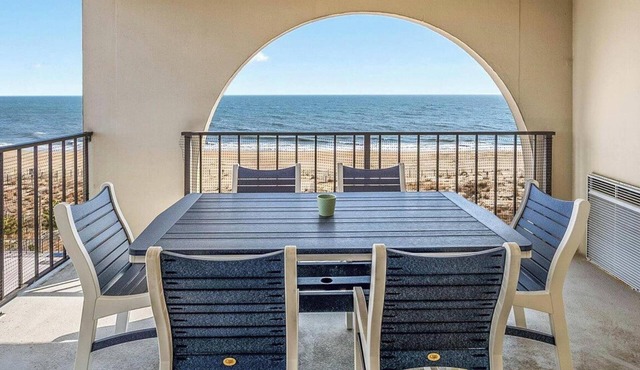 Stunning Oceanfront 2 Bedroom With Outdoor Pool!