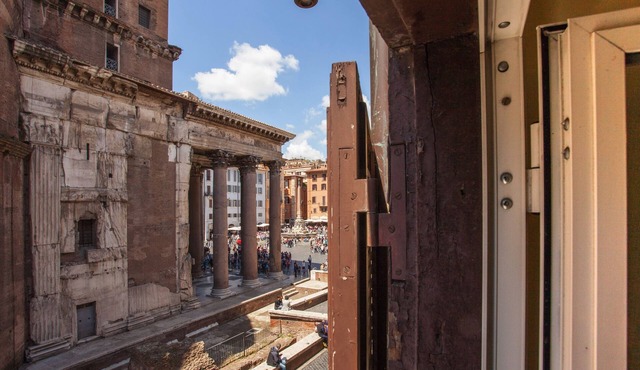 Stunning Pantheon View experience in the heart of Rome