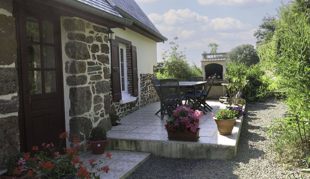 Stunning private villa for 4 guests with WIFI, TV, terrace and pets allowed