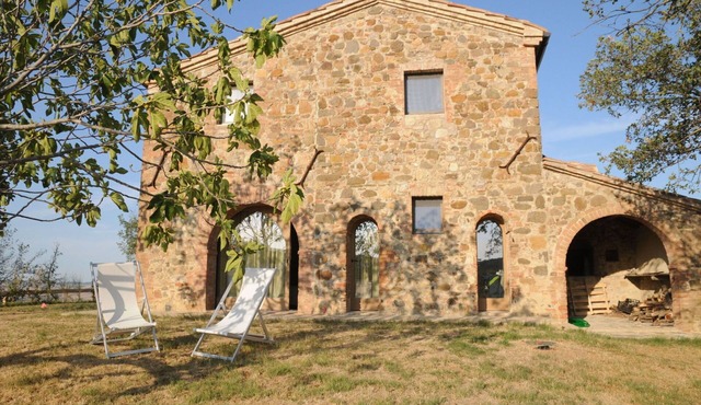 Stunning private villa with WIFI, A/C, private pool and panoramic view, close to Montalcino