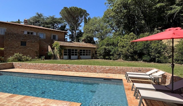 Stunning private villa for 14 people with private pool, WIFI, sauna, hot tub, TV and pets allowed