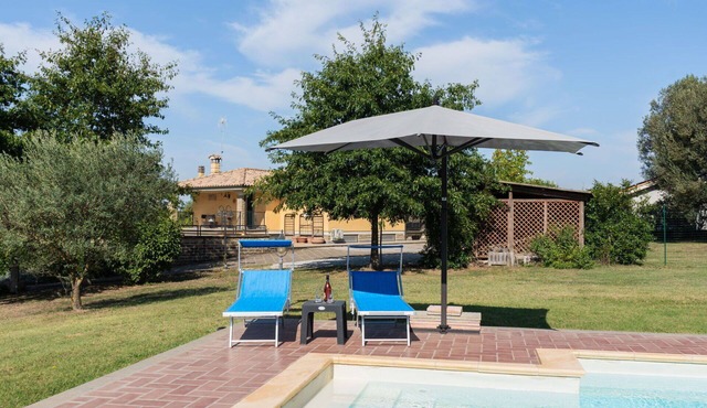 Stunning private villa for 6 guests with A/C, private pool, WIFI, TV, patio and pets allowed