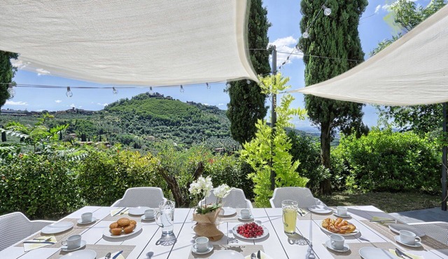 Stunning private villa for 12 guests with WIFI, private pool, A/C