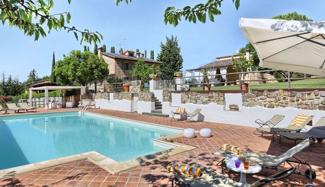 Stunning private villa for 14 people with A/C, WIFI, private pool, TV, terrace and panoramic view