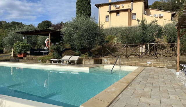 Stunning private villa with pool, A/C, WIFI, TV and pets allowed, close to San Gimignano