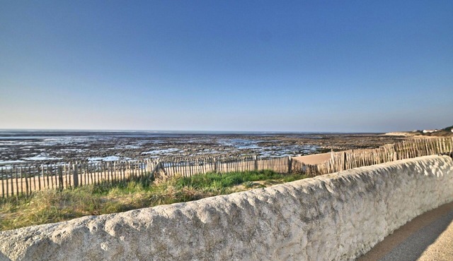 Stunning private villa for 10 guests with WIFI, TV, terrace and parking