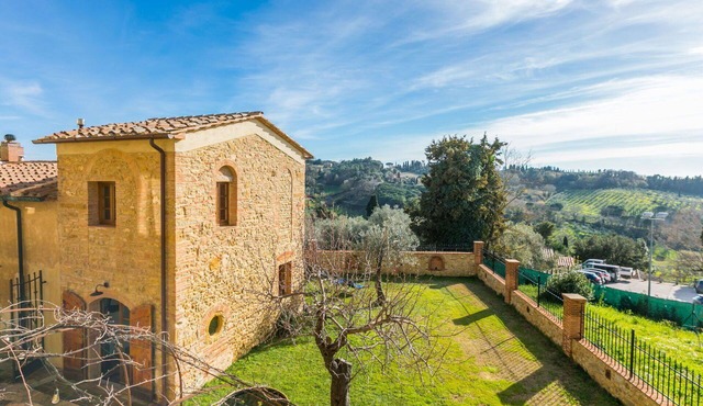 Stunning private villa for 3 guests with WIFI, A/C, patio and panoramic view