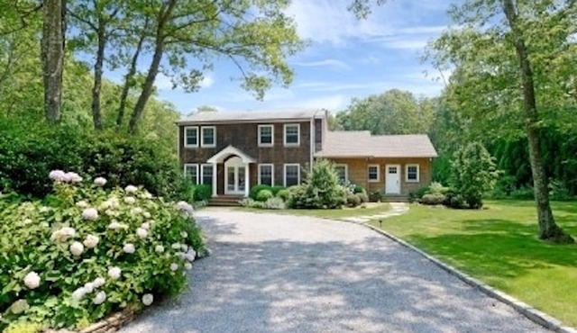 Stunning Private Sunny Modern Southampton home-5 beds Last minute discounts