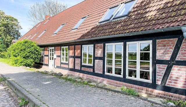Stunning private villa for 10 guests with WIFI, TV and terrace