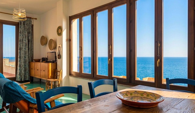 Stunning private villa for 4 people with TV and terrace