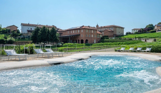 Stunning private villa with WIFI, hot tub, private pool, A/C, TV, terrace and panoramic view
