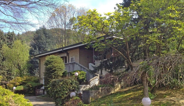Stunning private villa for 8 guests with WIFI, TV, terrace, pets allowed and parking