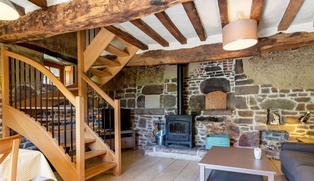 Stunning private villa for 4 people with WIFI, TV, pets allowed and parking