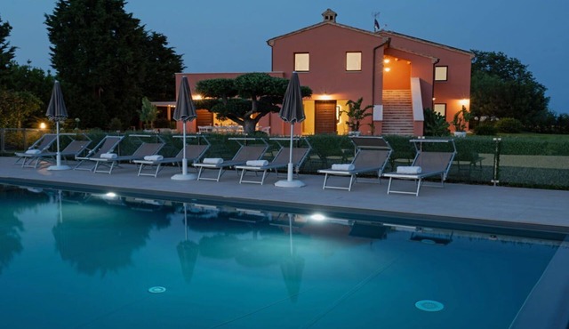 Stunning private villa with private pool, WIFI, A/C, TV, patio, pets allowed and panoramic view