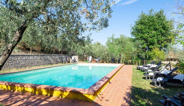 Stunning private villa with private pool, WIFI, TV, balcony, pets allowed and panoramic view