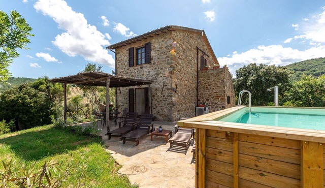 Stunning private villa with WIFI, A/C, private pool, TV, patio, pets allowed and panoramic view