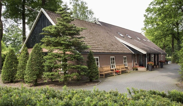 Stunning private villa for 40 people with WIFI, TV, terrace and parking