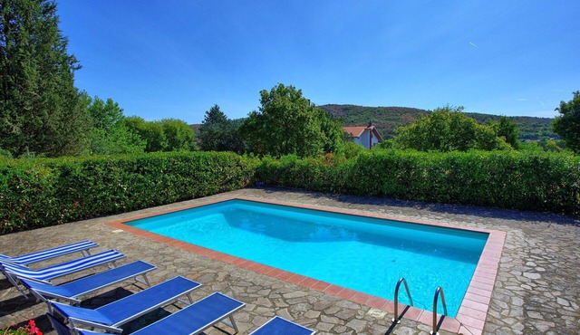 Stunning private villa for 8 people with private pool, WIFI, TV, balcony and panoramic view