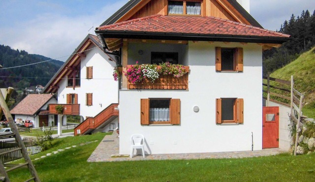 Stunning private villa for 4 people with WIFI, TV and balcony
