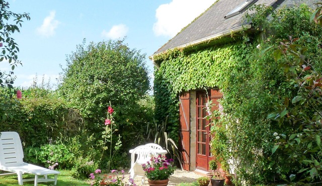 Stunning private villa for 3 people with WIFI, TV and parking