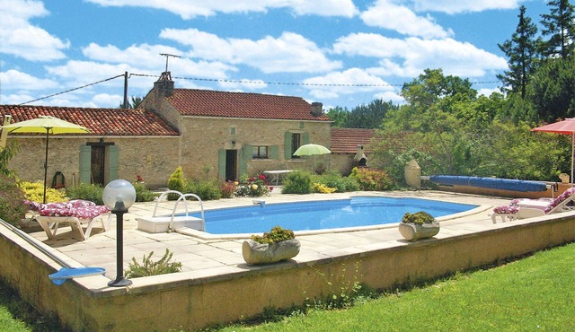 Stunning private villa for 5 people with private pool, A/C, WIFI, TV, terrace and pets allowed