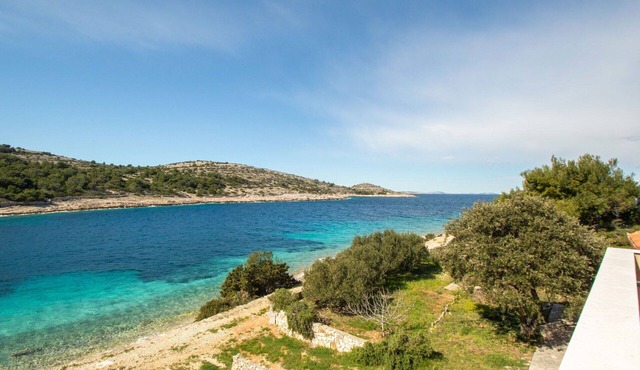 Stunning private villa for 8 guests with A/C, WIFI, TV, terrace and pets allowed